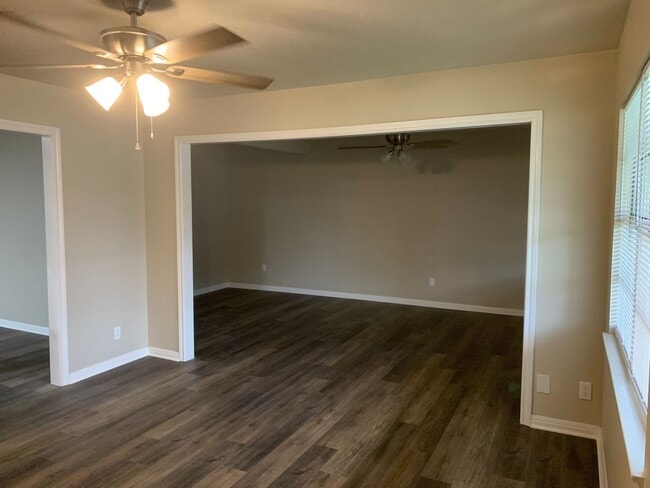 202 S Barbara St in Waco, TX - Building Photo - Building Photo