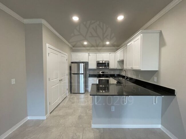 property at 1901 E Brookview Cir