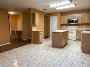 1820 Southridge Ln in Sherman, TX - Building Photo - Building Photo
