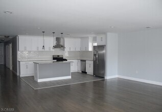 171 N 17th St in East Orange, NJ - Building Photo - Building Photo