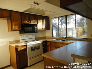 8814 Brigadoon St in San Antonio, TX - Building Photo - Building Photo