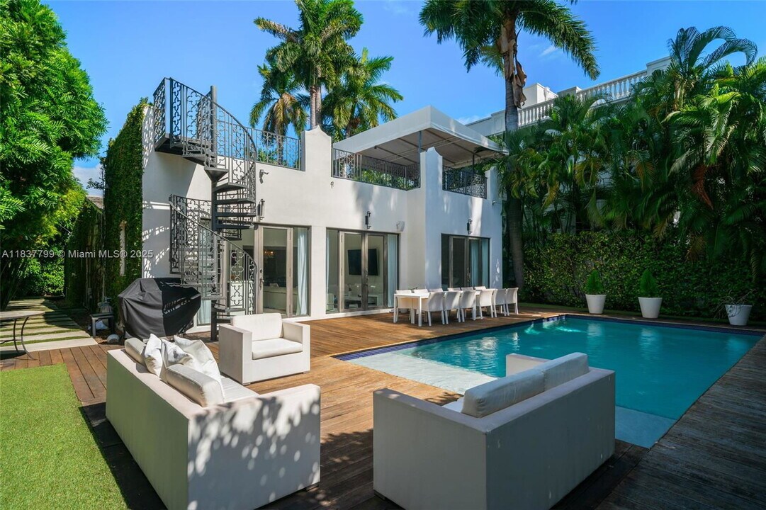 110 3rd San Marino Terrace in Miami Beach, FL - Foto de edificio