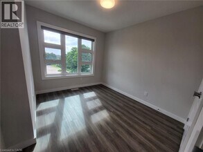 118 Gravel Ridge Trail in Kitchener, ON - Building Photo - Building Photo