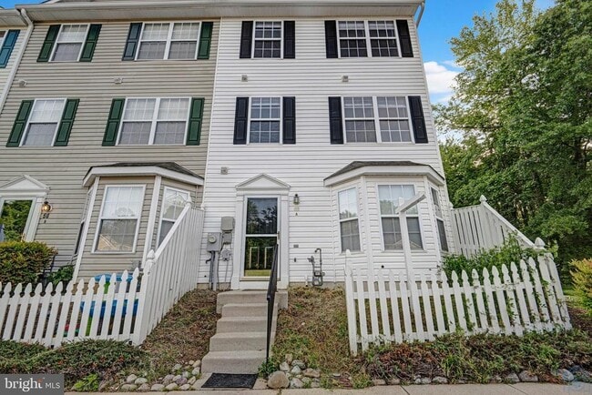 property at 50 Amberstone Ct