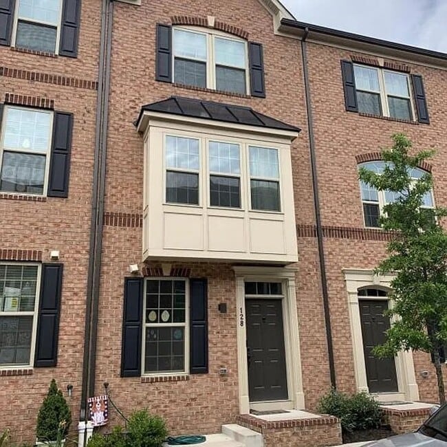 property at 128 S Newkirk St