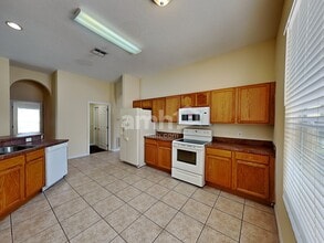 1042 Raining Meadows Ln in Orlando, FL - Building Photo - Building Photo