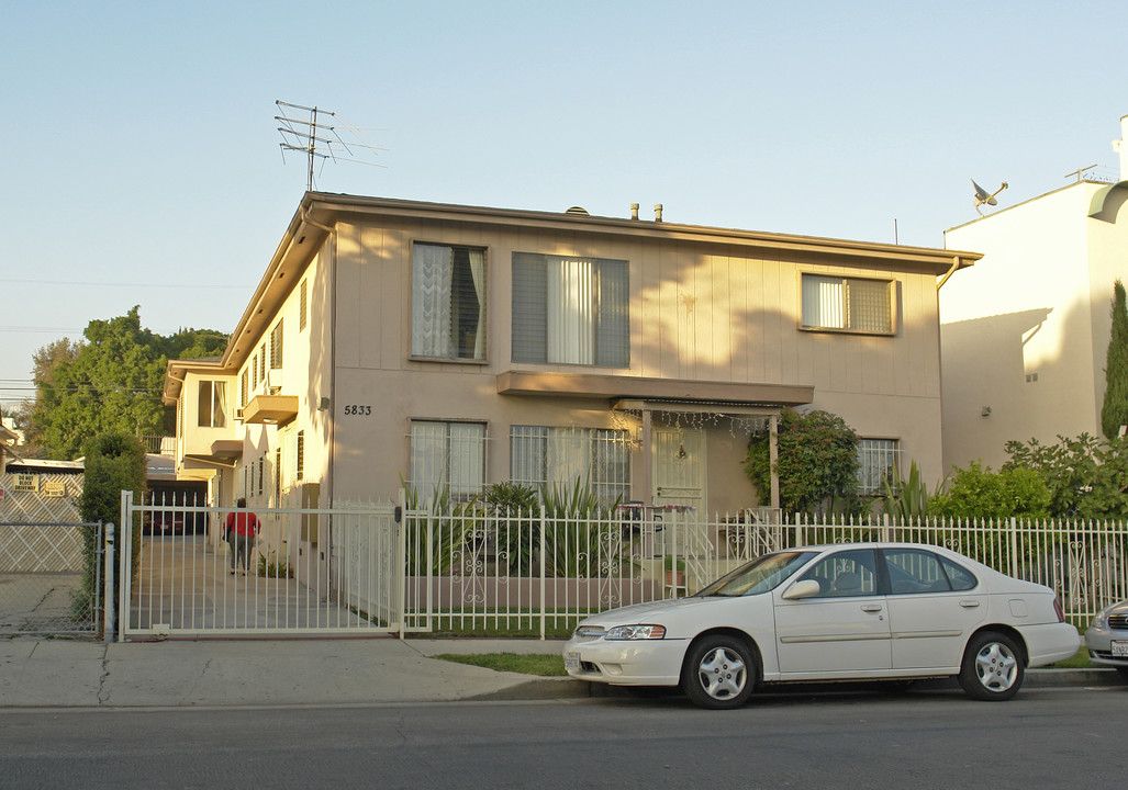 5833 Lexington Ave in Los Angeles, CA - Building Photo