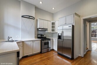 2232 W Homer St in Chicago, IL - Building Photo - Building Photo