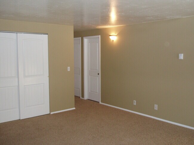 1792 E 5625 S in South Ogden, UT - Building Photo - Building Photo