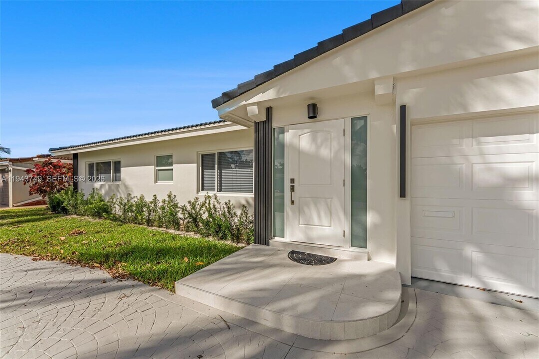 5419 NE 22nd Ave in Fort Lauderdale, FL - Building Photo