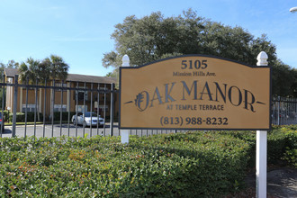 Myrtle Oaks Apartments in Tampa, FL - Foto de edificio - Building Photo