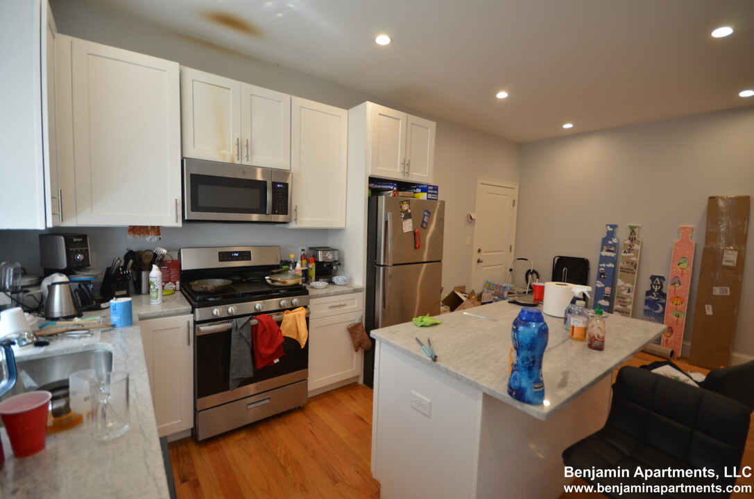 10 Islington St, Unit 2 in Boston, MA - Foto de edificio