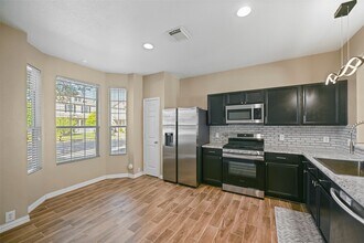 9706 Coyote Creek Dr in Houston, TX - Building Photo - Building Photo