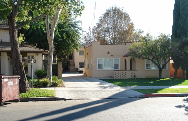 816 E Garfield Ave in Glendale, CA - Building Photo - Building Photo