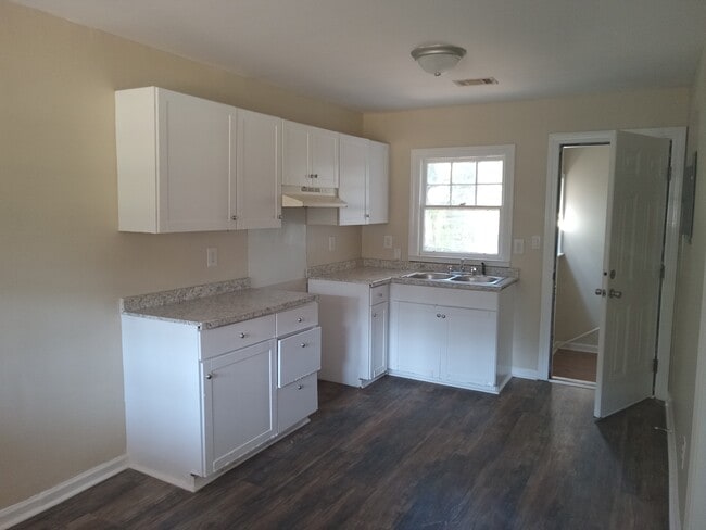 601 S Shadowlawn Dr in Albany, GA - Building Photo - Building Photo