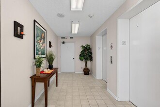 5055 N Hwy A1A in Fort Pierce, FL - Foto de edificio - Building Photo