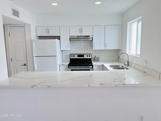 4731 E Belleview St in Phoenix, AZ - Building Photo - Building Photo