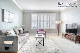 367 Santana Row in San Jose, CA - Building Photo