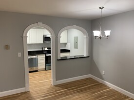 121 Cluff Crossing #12, Unit 12 in Salem, NH - Building Photo