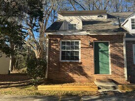 2365 Parrot Ln in Tallahassee, FL - Building Photo