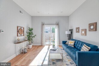 2636 Latona St in Philadelphia, PA - Building Photo - Building Photo