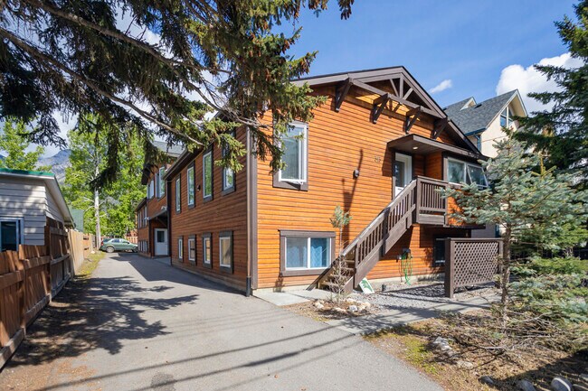 313 Marten St in Banff, AB - Building Photo - Primary Photo