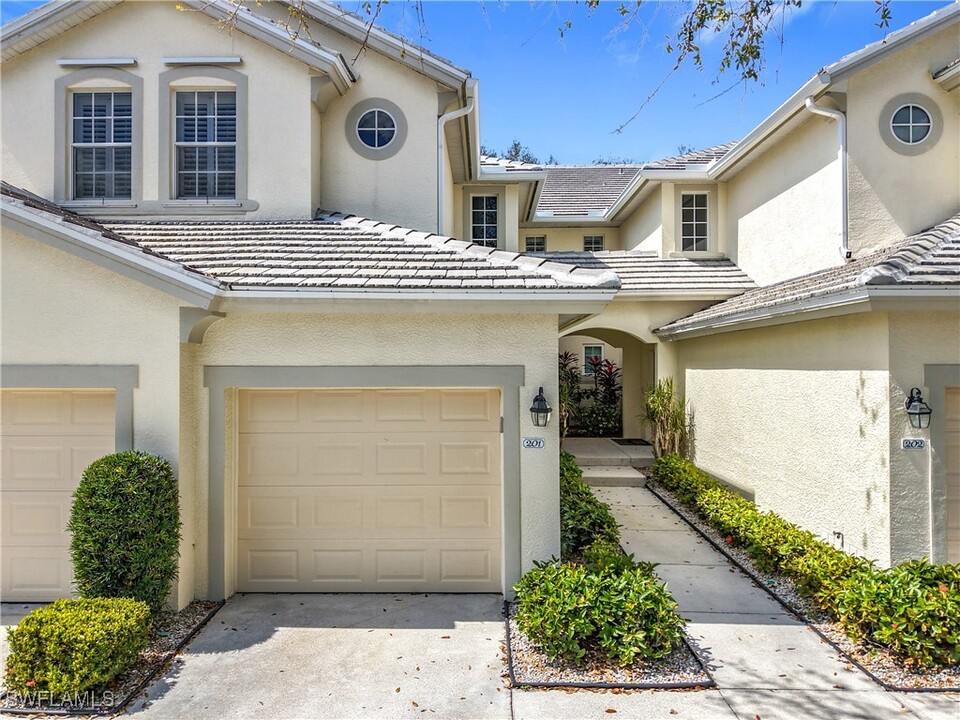 19500 Marsh Pointe Run in Estero, FL - Building Photo