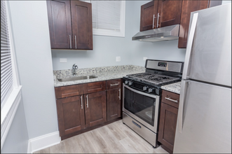 2826 E 78th St in Chicago, IL - Building Photo - Building Photo