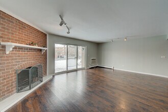10377 Dearlove Rd in Glenview, IL - Building Photo - Building Photo