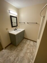 2005 NW Hickory Ln in Ankeny, IA - Foto de edificio - Building Photo