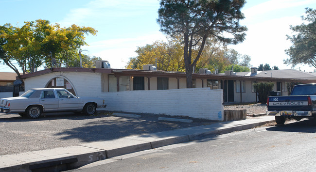 8100-8304 Decatur SE in Albuquerque, NM - Foto de edificio - Building Photo