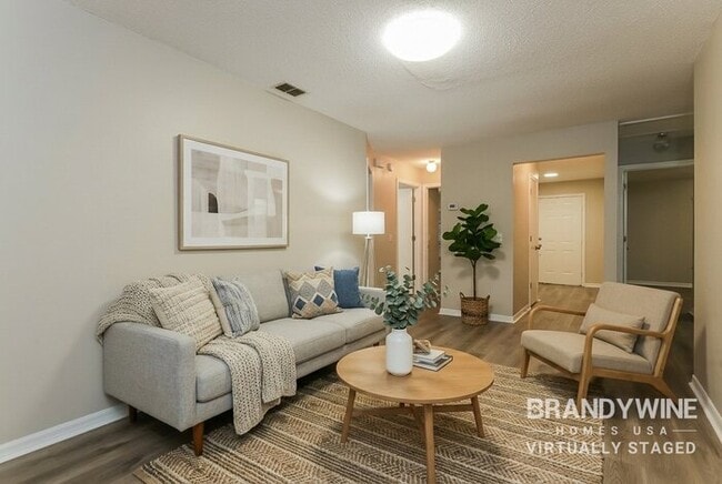 1603 1st St SE in Ruskin, FL - Foto de edificio - Building Photo