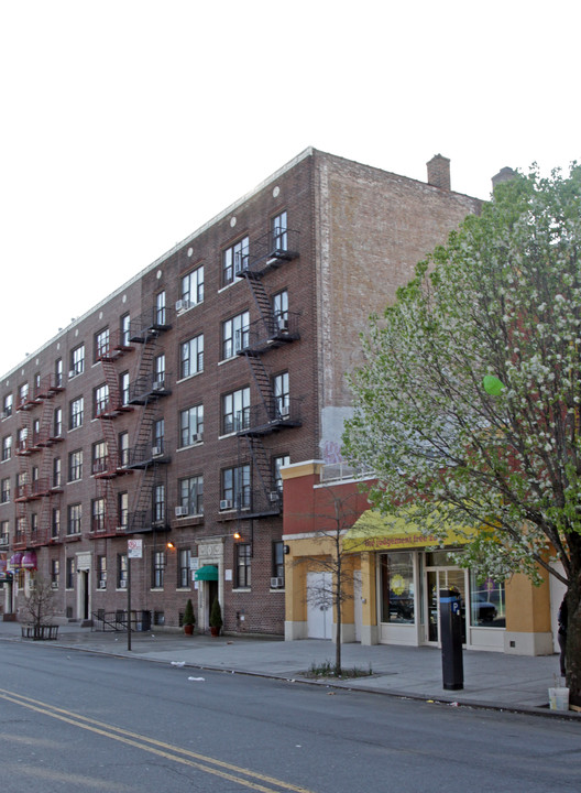 9-11 Vermilyea Ave in New York, NY - Foto de edificio