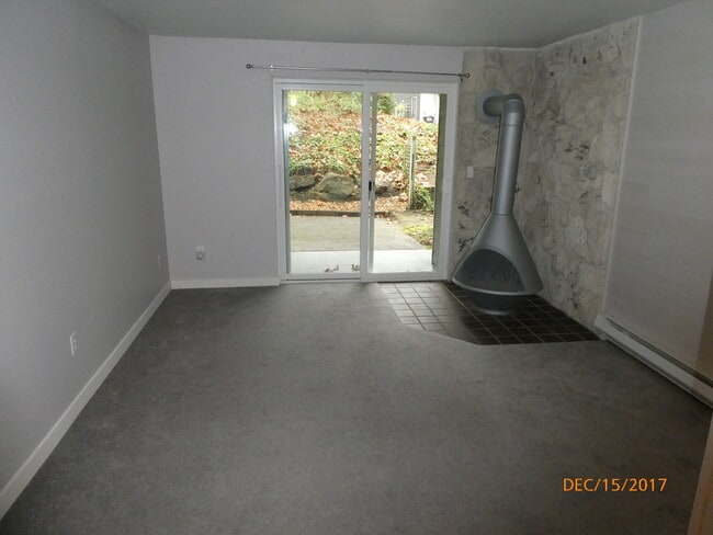 14404 NE 31st St in Bellevue, WA - Building Photo - Building Photo