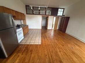 1014 E Prairie Ave in Des Plaines, IL - Building Photo - Building Photo