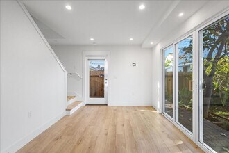 1012 Broadway in Alameda, CA - Building Photo - Building Photo