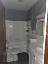 1101 Quincy Ave, Unit 2nd Floor in Dunmore, PA - Building Photo - Building Photo