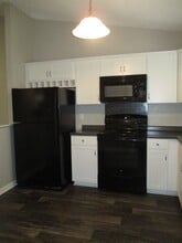 415 Cedar Crk Dr in Jacksonville, NC - Building Photo - Building Photo