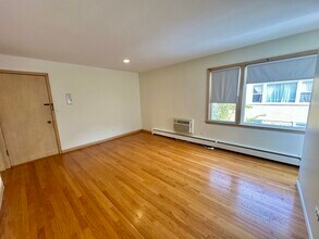 7845 W Lawrence Ave in Harwood Heights, IL - Building Photo - Building Photo