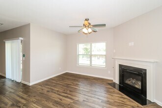 415 Beau Tisdale Dr in Oakland, TN - Foto de edificio - Building Photo