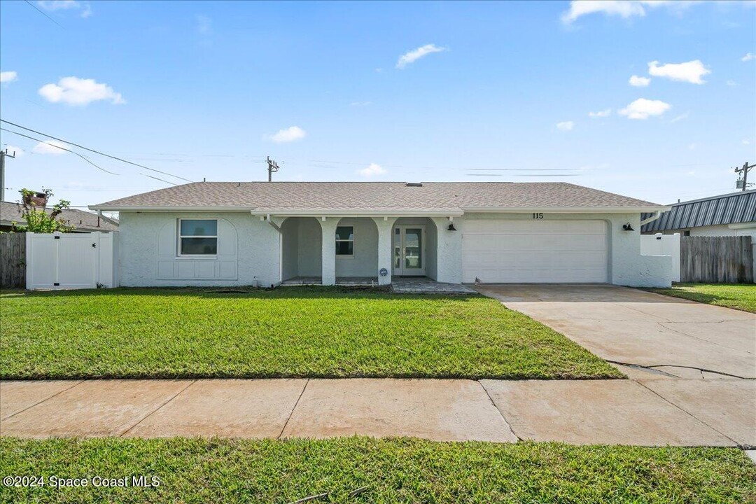 115 Elm Ave in Satellite Beach, FL - Building Photo