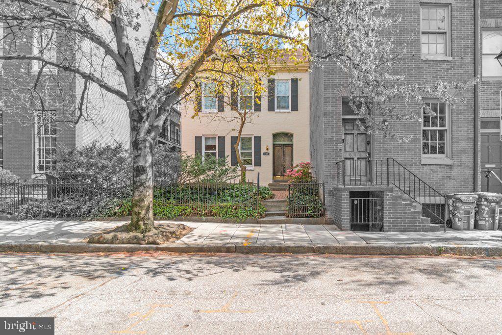 645 Washington Blvd, Unit Apt 3 in Baltimore, MD - Foto de edificio