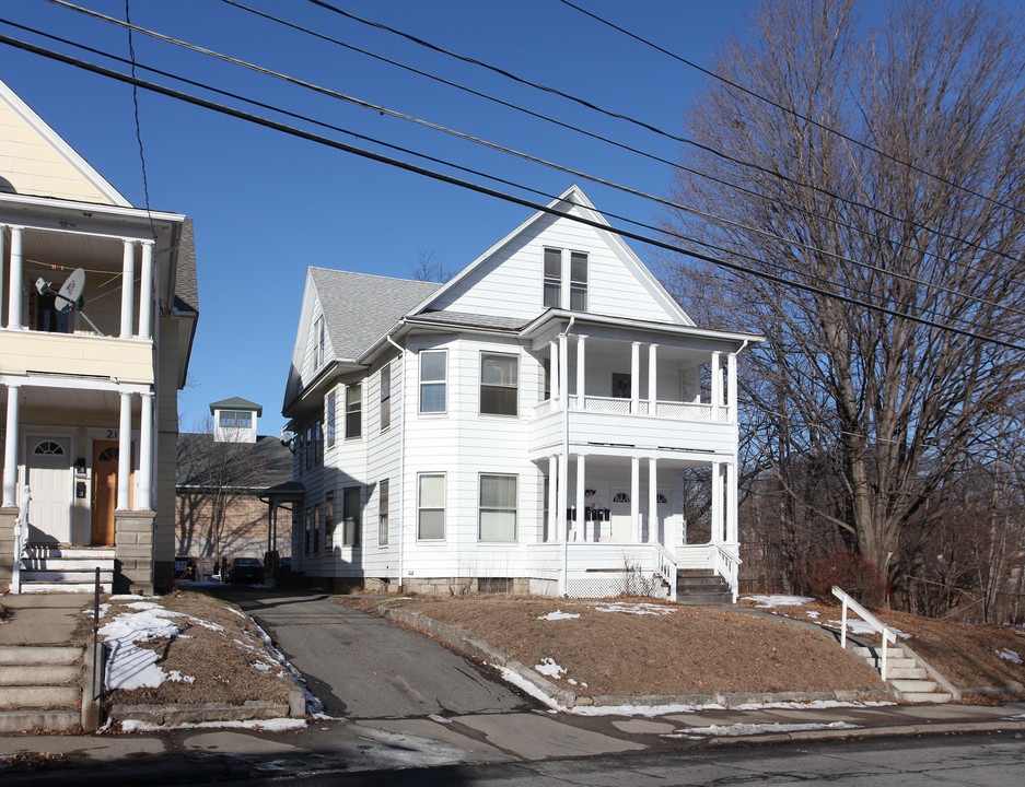 25 E Pearl St in Torrington, CT - Building Photo