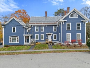 135 Cedar St, Unit 3 in Bangor, ME - Building Photo - Building Photo