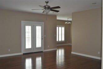 440 Cabernet Dr in Vine Grove, KY - Building Photo - Building Photo