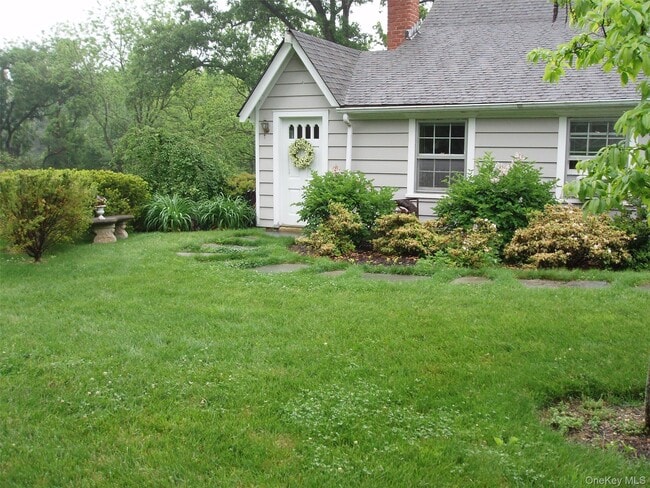 953 Ripley Ln in Oyster Bay, NY - Building Photo - Building Photo