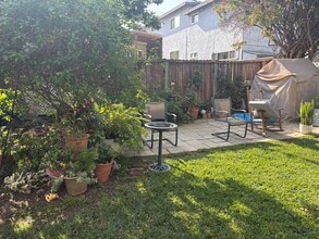 2405 Perkins Ln in Redondo Beach, CA - Building Photo - Building Photo