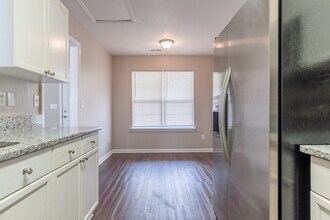 5717 Stone Bluff Ct in Charlotte, NC - Building Photo - Building Photo