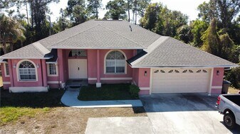 4613 Lee Blvd in Lehigh Acres, FL - Building Photo
