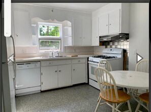 918 Danby Rd in Ithaca, NY - Foto de edificio - Building Photo